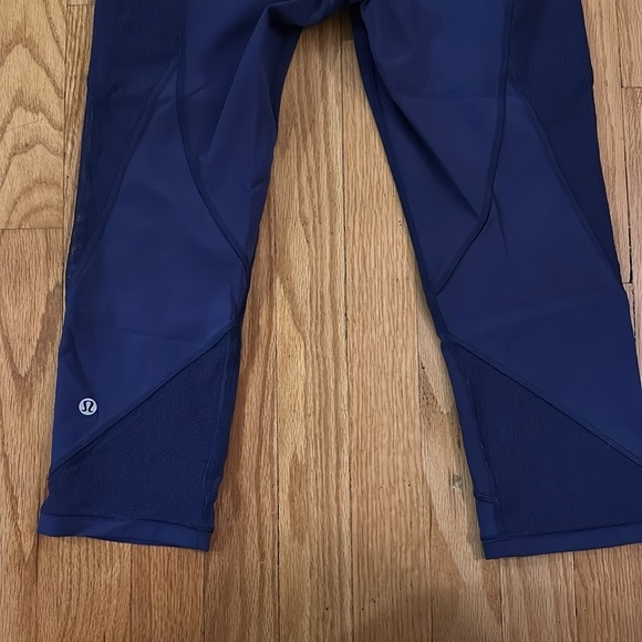 Lululemon 6 Fast As Light Crop Emperor Blue Leggings great pre owned condition - Picture 6 of 8